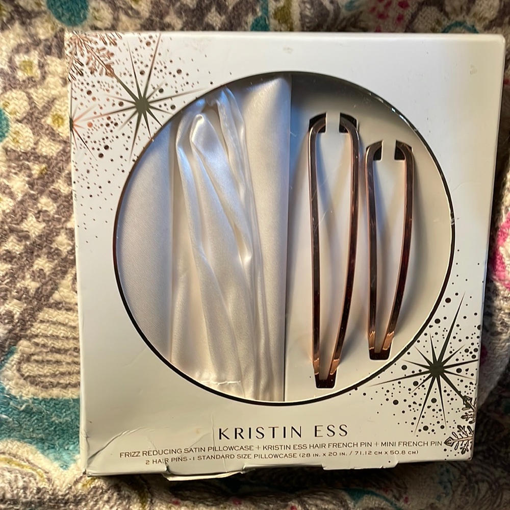 NIB Satin pillowcase & pins Gift set